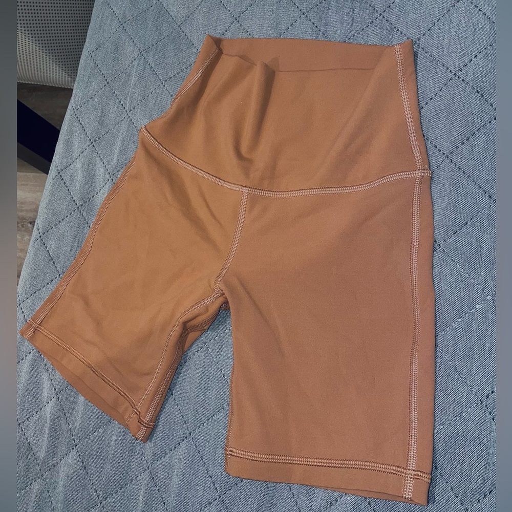Lulu Align High-Waisted 6” biker shorts
